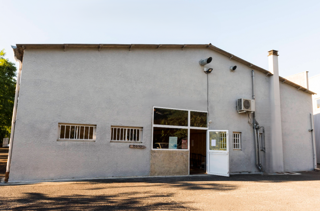 La Th&eacute;rapie du TAO MTC & Yin Shiatsu &agrave; Bordeaux et Villenave d'Ornon Baptiste consulte désormais au sein du Dojo Kaizen à Villenave d’Ornon, tous les lundis et vendredis. Dans cet espace propice à la sérénité, il assure un accompagnement personnalisé s'appuyant sur les principes de la Médecine Traditionnelle Chinoise (MTC) et du Yin Shiatsu.